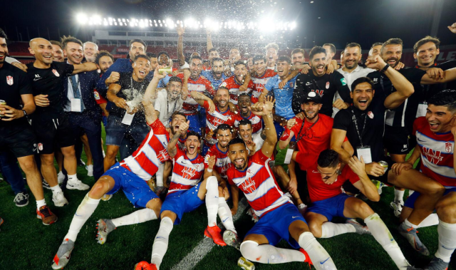 曼城3-0曼联，哈兰德双响，英超焦点战终结连败